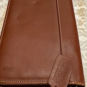Vintage British Tan Coach Tie Travel Case with one sided tag